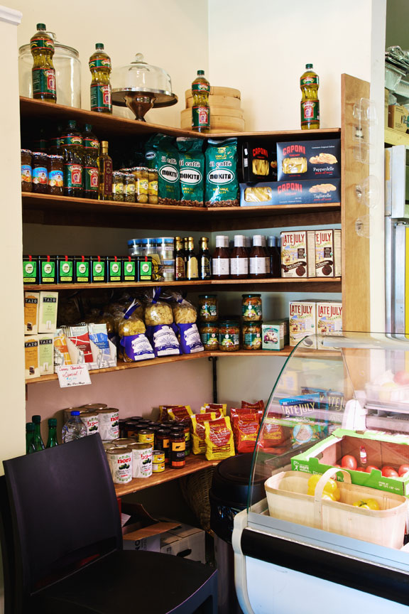 16_healthy_gourmet_groceries_montreal